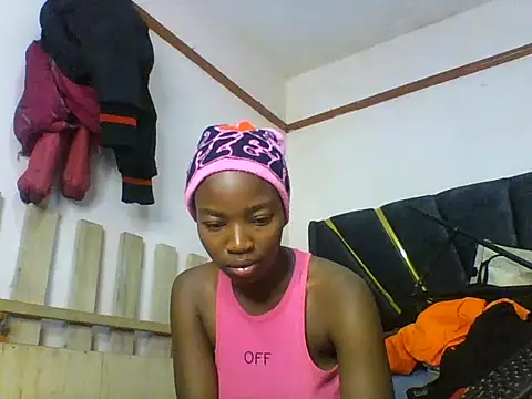 aliana082169 online show from June 6, 2026, 2:27 am