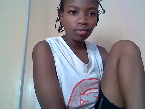 aliana082169 online show from July 13, 2026, 5:43 am