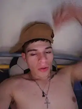 Snapshot of Oliver_LA chatting on July 10, 2026, 9:39 pm Oliver LA online show from July 10, 2026, 9:39 pm