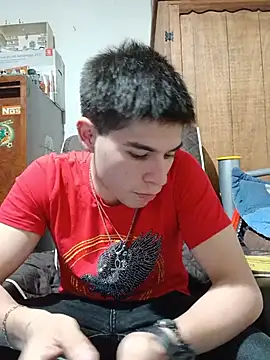 Snapshot of Oliver_LA chatting on August 1, 2026, 5:18 am Oliver LA online show from August 1, 2026, 5:18 am