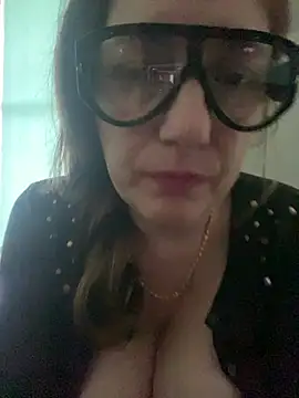 lulupiecitosamor online show from July 22, 2026, 12:52 pm