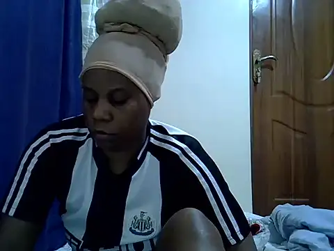 crazybeibe online show from July 18, 2026, 2:38 am