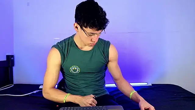 Luke Muscle online show from May 28, 2026, 12:35 pm
