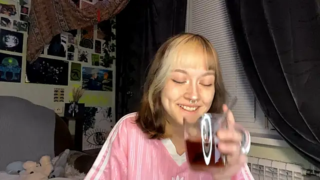 YourFavoriteAltgirl online show from May 30, 2026, 11:13 pm