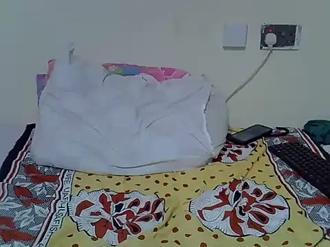 creamypetite online show from July 22, 2026, 11:24 am