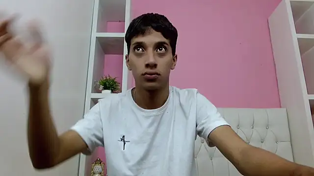 Snapshot of jl_brayan12 chatting on May 27, 2026, 8:06 pm jl brayan12 online show from May 27, 2026, 8:06 pm