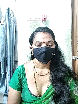 Snapshot of Leela_555 chatting on May 28, 2026, 1:03 am Leela 555 online show from May 28, 2026, 1:03 am