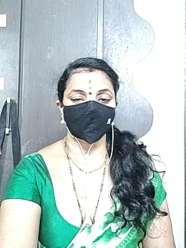 Snapshot of Leela_555 chatting on May 29, 2026, 2:04 pm Leela 555 online show from May 29, 2026, 2:04 pm