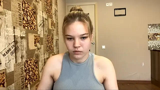 HellyRay online show from May 26, 2026, 1:07 pm