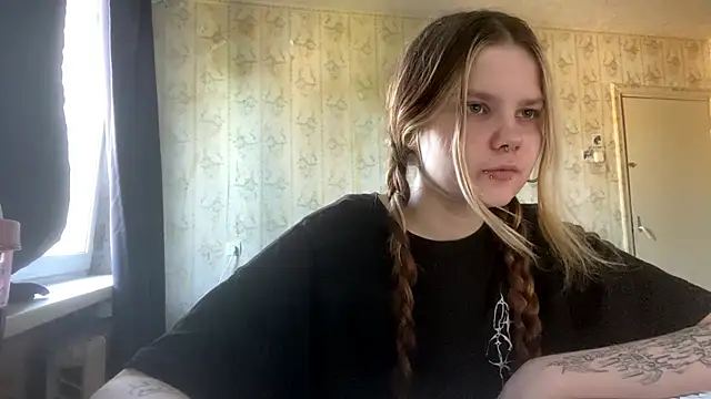 SusanaLeichty online show from July 17, 2026, 2:56 pm