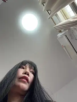 qinqin520 online show from July 28, 2026, 2:40 am