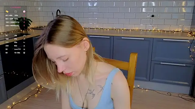 Snapshot of BlondeKelly chatting on May 23, 2026, 3:38 pm BlondeKelly online show from May 23, 2026, 3:38 pm