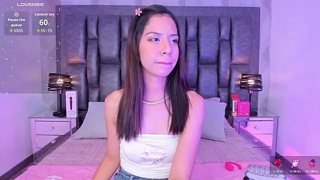 AriRose online show from July 13, 2026, 8:11 pm
