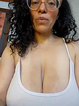 LUCI LOVE online show from December 18, 2024, 5:52 pm