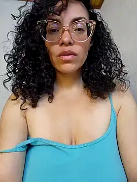 LUCI LOVE online show from January 2, 2025, 7:07 pm