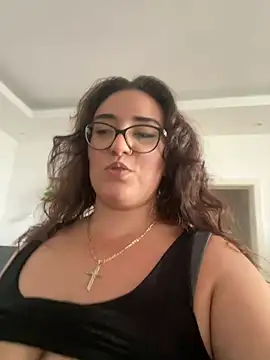 Snapshot of CurvyyMomy chatting on July 17, 2026, 11:28 am CurvyyMomy online show from July 17, 2026, 11:28 am