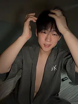 k-kinky online show from July 19, 2026, 9:46 am