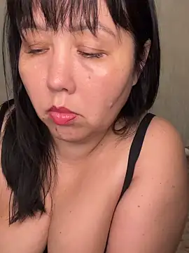 Snapshot of Love__beby chatting on May 31, 2026, 10:33 pm Love beby online show from May 31, 2026, 10:33 pm