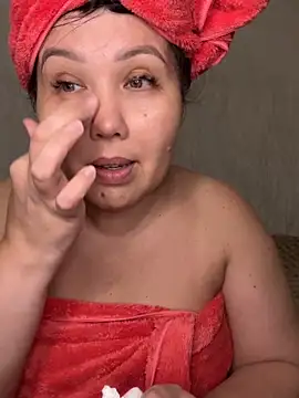 Snapshot of Love__beby chatting on June 17, 2026, 7:37 pm Love beby online show from June 17, 2026, 7:37 pm