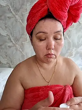 Snapshot of Love__beby chatting on July 10, 2026, 10:07 am Love beby online show from July 10, 2026, 10:07 am