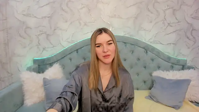 Snapshot of RoxyReignn chatting on May 23, 2026, 4:29 am RoxyReignn online show from May 23, 2026, 4:29 am