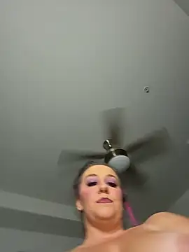 CreamVixen online show from June 18, 2026, 5:51 am