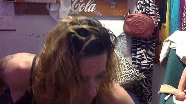 Snapshot of VanillaSnowcones chatting on May 26, 2026, 3:57 am VanillaSnowcones online show from May 26, 2026, 3:57 am