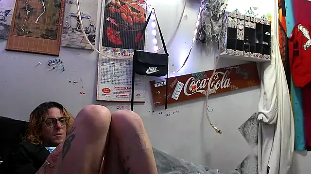 VanillaSnowcones online show from July 24, 2026, 5:27 am