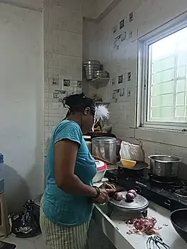 Snapshot of sakshi_moni chatting on August 8, 2026, 5:42 am sakshi moni online show from August 8, 2026, 5:42 am