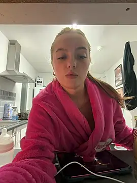 naughtygirl6989 online show from July 29, 2026, 9:13 pm