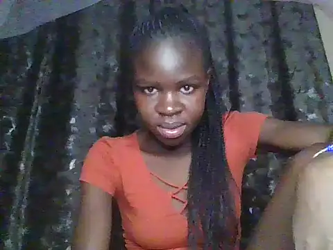 Snapshot of small_diva chatting on May 30, 2026, 7:55 pm small diva online show from May 30, 2026, 7:55 pm