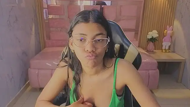 valentina gomez s online show from July 27, 2026, 1:18 pm