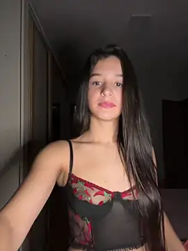 Snapshot of julhya_duarte chatting on May 31, 2026, 9:27 am julhya duarte online show from May 31, 2026, 9:27 am