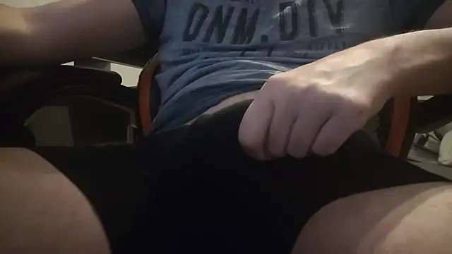 Snapshot of Pat_CumShow4Dad chatting on June 9, 2026, 8:42 pm Pat CumShow4Dad online show from June 9, 2026, 8:42 pm