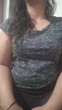 Snapshot of Marcella_single chatting on June 5, 2026, 6:20 am Marcella single online show from June 5, 2026, 6:20 am