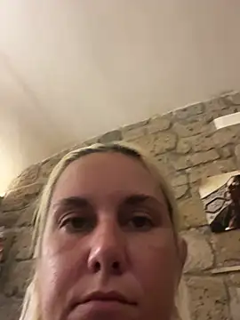 Sofia beee online show from July 2, 2026, 1:39 pm
