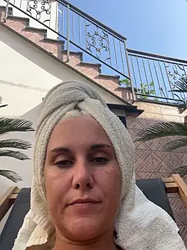 Sofia beee online show from July 28, 2026, 3:21 pm