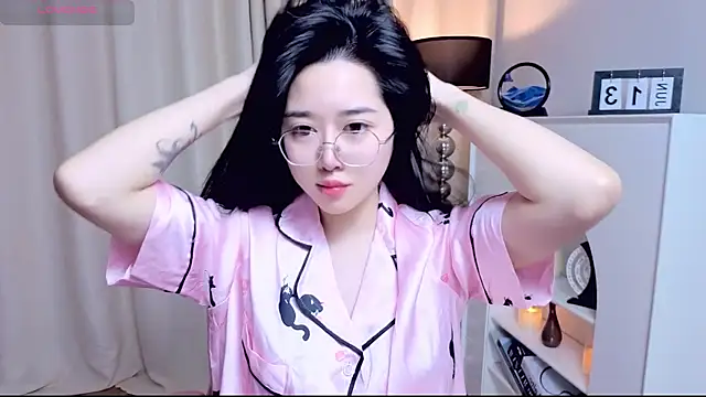 miuu6868 online show from June 14, 2026, 2:24 am