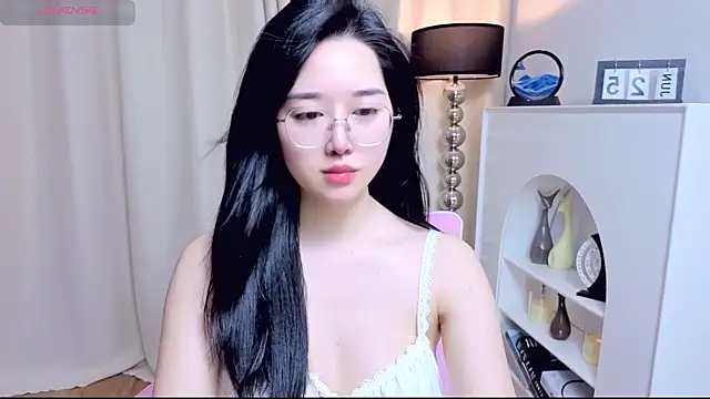 miuu6868 online show from June 25, 2026, 2:11 am