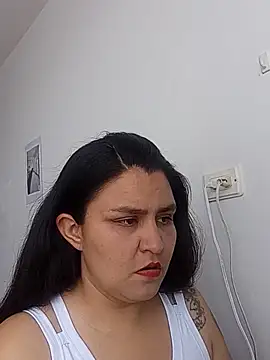 Snapshot of BaddieLuxe_ chatting on June 4, 2026, 5:19 pm BaddieLuxe online show from June 4, 2026, 5:19 pm
