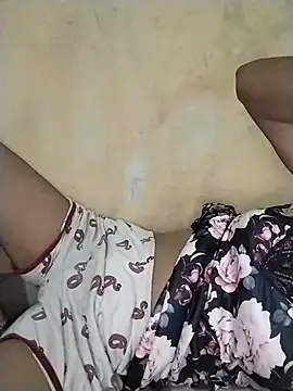 PRIYAGIRLHOT online show from July 3, 2026, 7:37 am