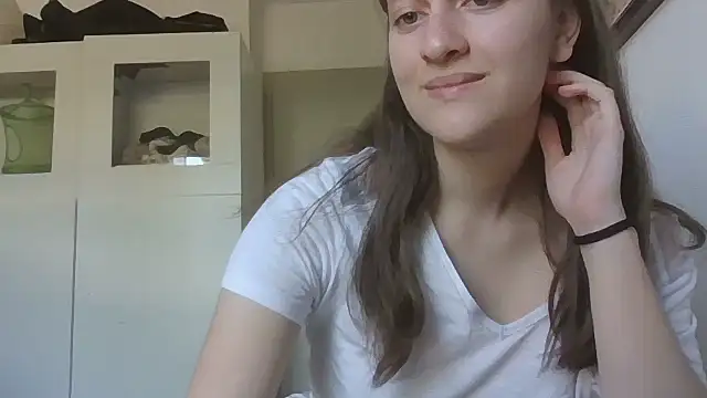 Snapshot of SoftieSophie chatting on May 29, 2026, 3:32 pm SoftieSophie online show from May 29, 2026, 3:32 pm