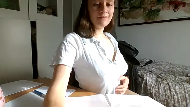Snapshot of SoftieSophie chatting on May 31, 2026, 6:10 am SoftieSophie online show from May 31, 2026, 6:10 am
