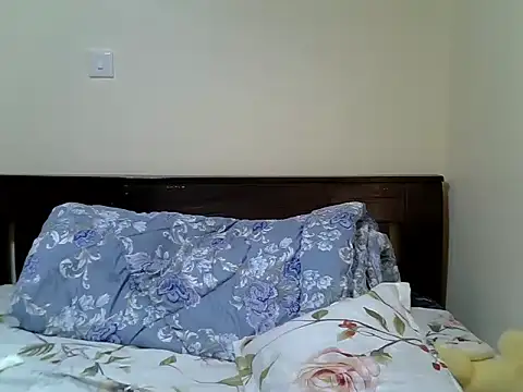 Flirrtballm online show from June 5, 2026, 7:36 am