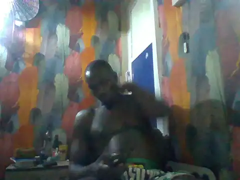 Snapshot of BlaqAarow chatting on July 18, 2026, 1:37 pm BlaqAarow online show from July 18, 2026, 1:37 pm