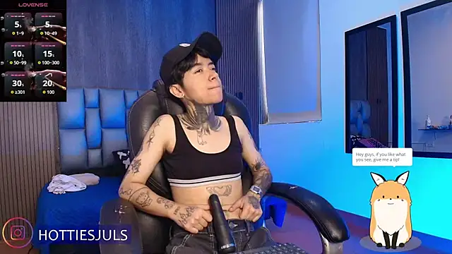 hottiesjuls online show from July 27, 2026, 7:10 pm