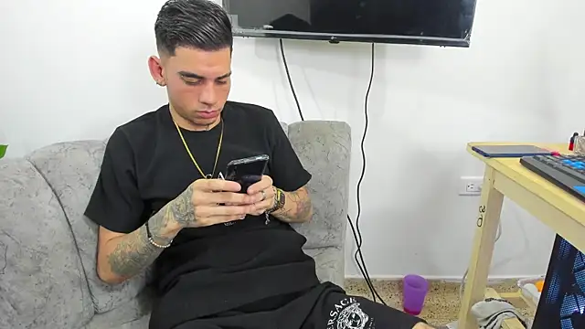 Snapshot of Tokioxx chatting on May 24, 2026, 9:42 pm Tokioxx online show from May 24, 2026, 9:42 pm