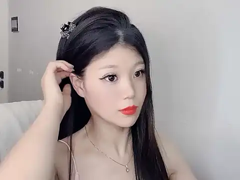 Xiaoxun712 online show from May 30, 2026, 12:02 pm