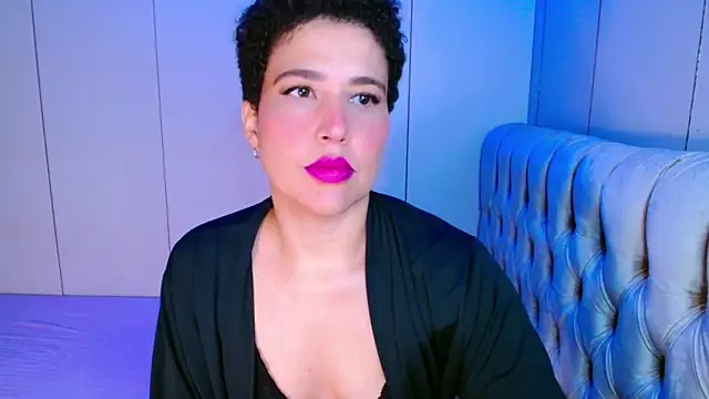 luasecret21 online show from May 27, 2026, 1:52 pm