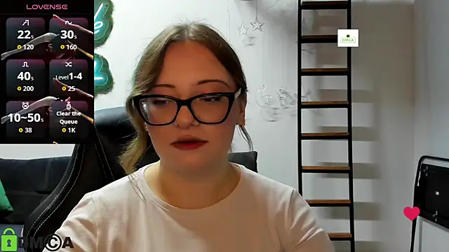 JuliNy x online show from June 4, 2026, 12:55 pm
